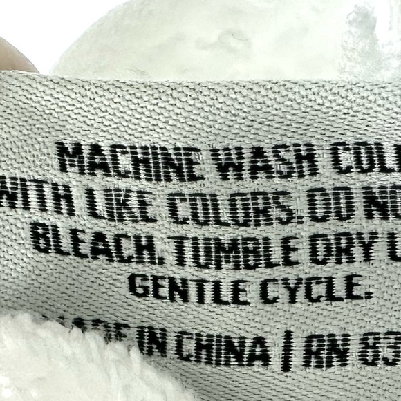 Common Thread 2 Pc Tip Towels Set 100% Cotton White w/ Gray accents SUSTAINABLE - Picture 7 of 7